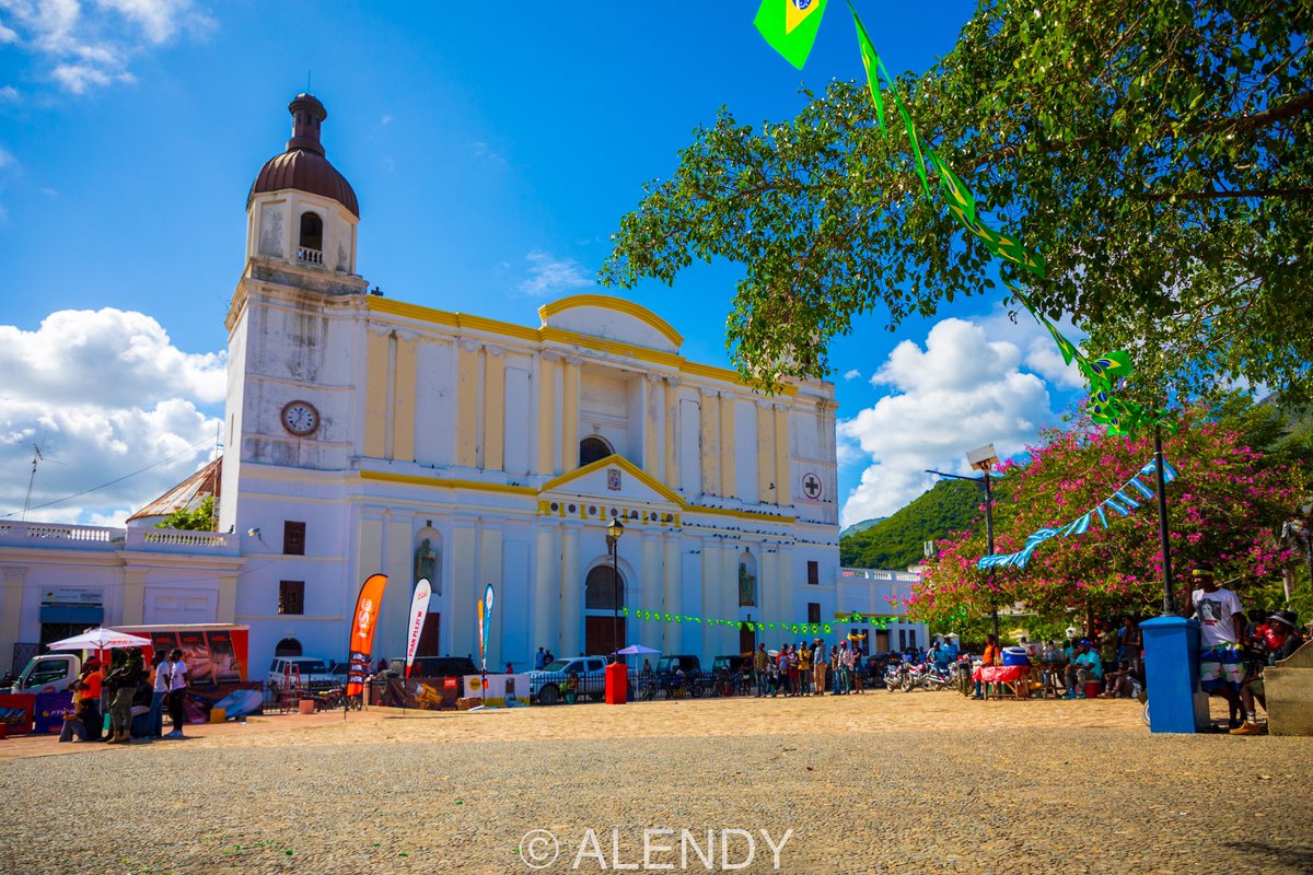 SakapfetOkap's tweet photo. Bonjou … ou konn katedral Okap la ? https://t.co/xNdXAASjHS