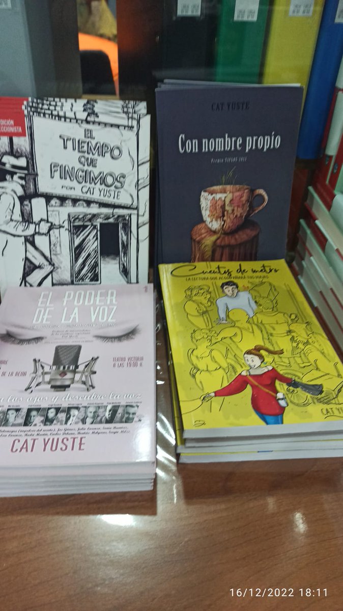 CatYuste's tweet photo. 💚🧡💙 podéis conseguir todos mis libros en Segopapel, plaza de Somorrostro, al principio de José Zorrilla. #Segovia #dimeunlibro #regala #regalo #idea #quéleer #premio https://t.co/F37uxuAuG7
