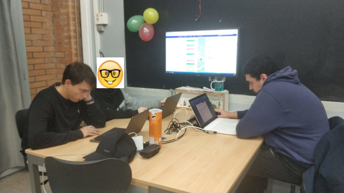 inspalamos's tweet photo. Els alumnes de 2n de Desenvolupament d'Aplicacions Multiplataforma escalfant motors pel concurs #programame a l'entrenament de Nadal, finalitzant a les posicions 20, 46 i 190 de 303 equips. #inspalamos #fp #fpbaixemporda https://t.co/w5XtNV2cWy