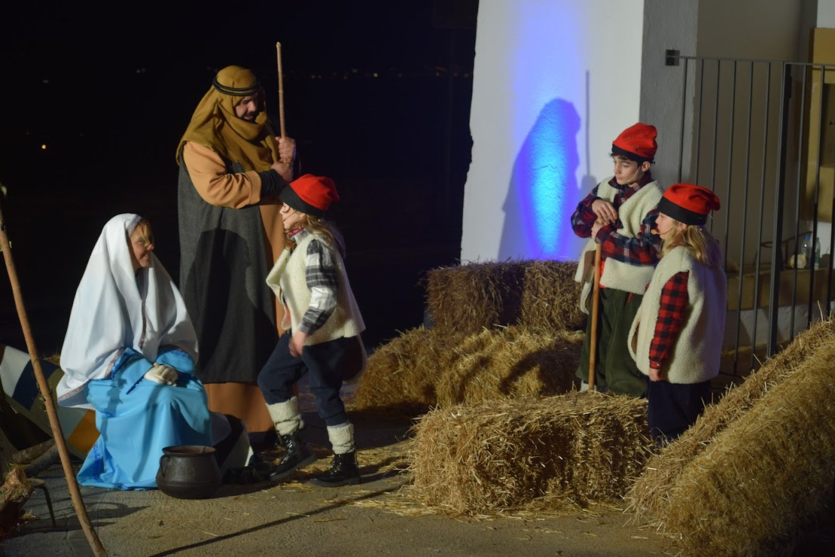 📢El Pessebre vivent teatralitzat del <a href="/TeatreMutis/">Teatre mutis</a> triomfa de nou en el Nadal begurenc.
👥El van visitar prop de 600 persones!

Tota la ℹ a: begur.cat/noticies/el-pe…

🔎Mira't tota la galería fotogràfica de la 5a edició a: bit.ly/3FEZUYp
📸realitzades per @perecarreras3