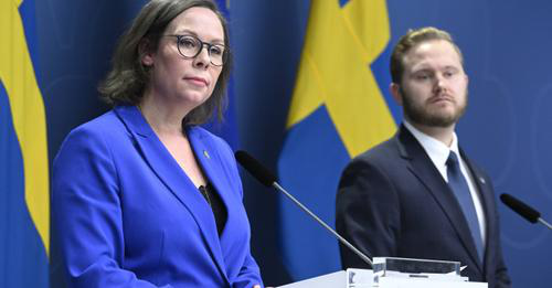 "Schweden will Asylzuwanderung auf Minimum beschränken und permanente Aufenthaltserlaubnisse entziehen“ 

Die Bundesregierung kann von Schweden nur lernen.
facebook.com/manfred.luck.54

tichyseinblick.de/.../schweden-w…...