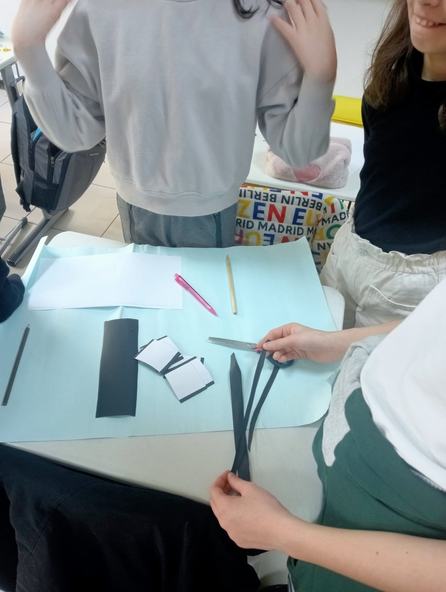 Wir können über Filme sprechen 🇩🇪 6. Sınıflar afiş tasarlayarak Filmler konusunu pekiştirdiler 🍀 <a href="/UdoKywall/">Udo Kywall</a> <a href="/DogaOkullari/">Doğa Koleji</a> <a href="/DogaAlmanca/">Doğa Koleji Almanca</a>