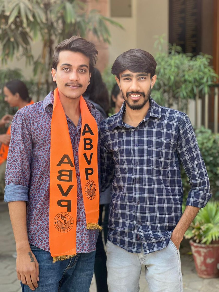 Yash_sharmaa's tweet photo. भाई जयेश सारस्वत को जोधपुर महानगर SFS सह संयोजक का दायित्व मिलने पर हार्दिक बधाई । #abvp https://t.co/Z30lO0YoVb