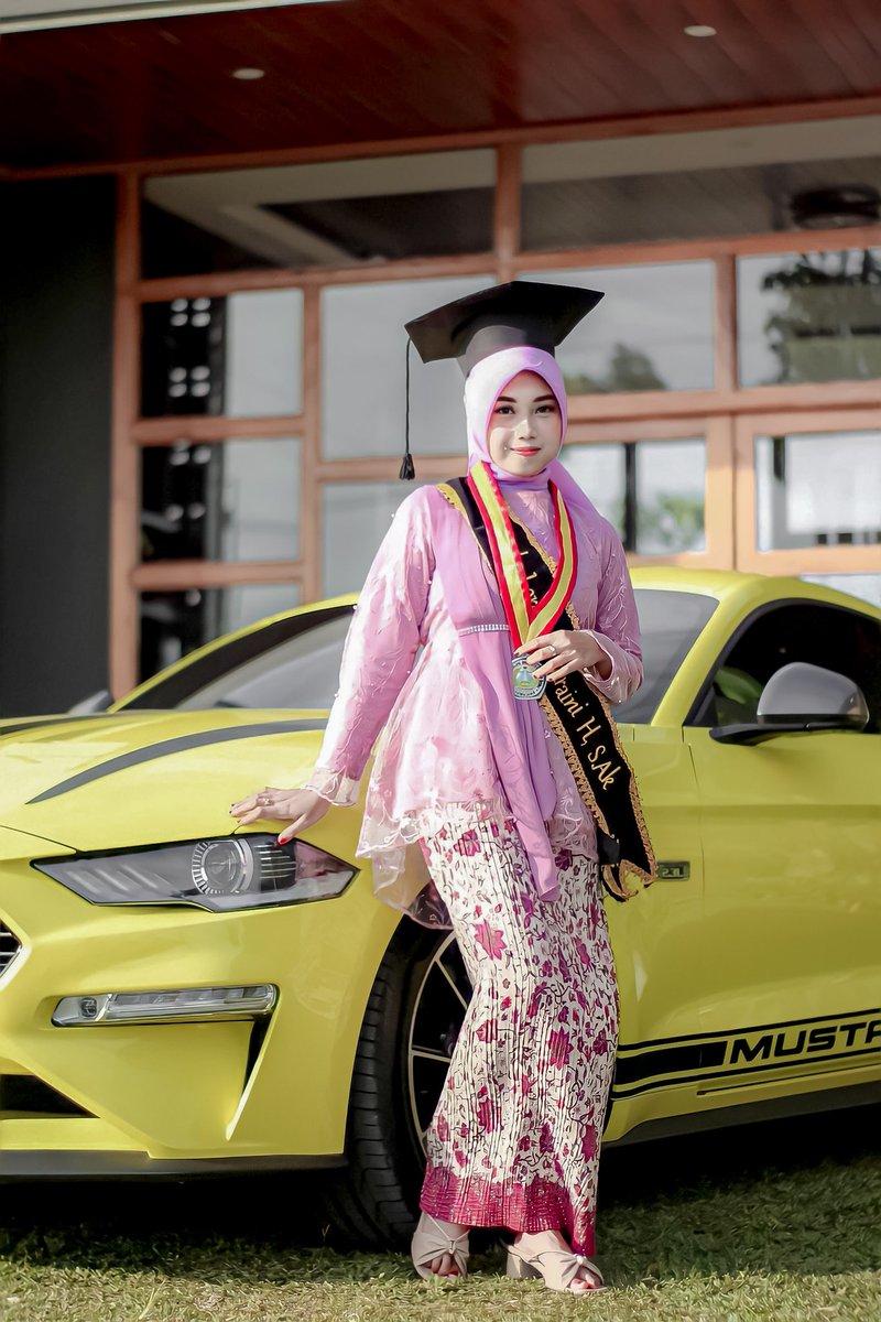 mlRenz_valkyrie's tweet photo. Alhamdulillah🙏 Perjalanan hidup membawa tantangan dan peluang. Semoga aku membawa semangat untuk merebut peluang dan mengalahkan tantangan. Selamat atas kelulusan ini. Aamiin🤗 https://t.co/OMyYtiwyJe
