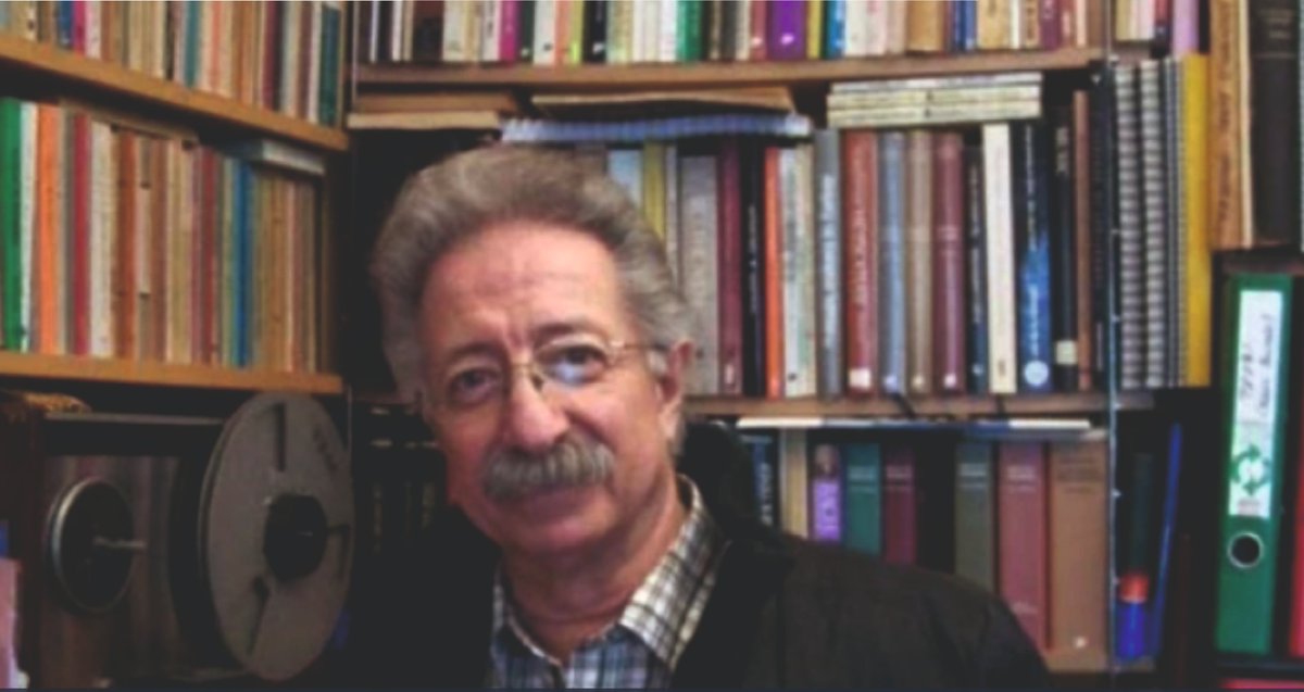 1 Mayıs Marşı'nın yaratıcısı olan #SarperÖzsan'ı kaybetmenin derin üzüntüsü içerisindeyiz. Sesi meydanlarda ve marşlarımızda yaşamaya devam edecek. Türkiye işçi sınıfının başı sağolsun. Anısına saygıyla..