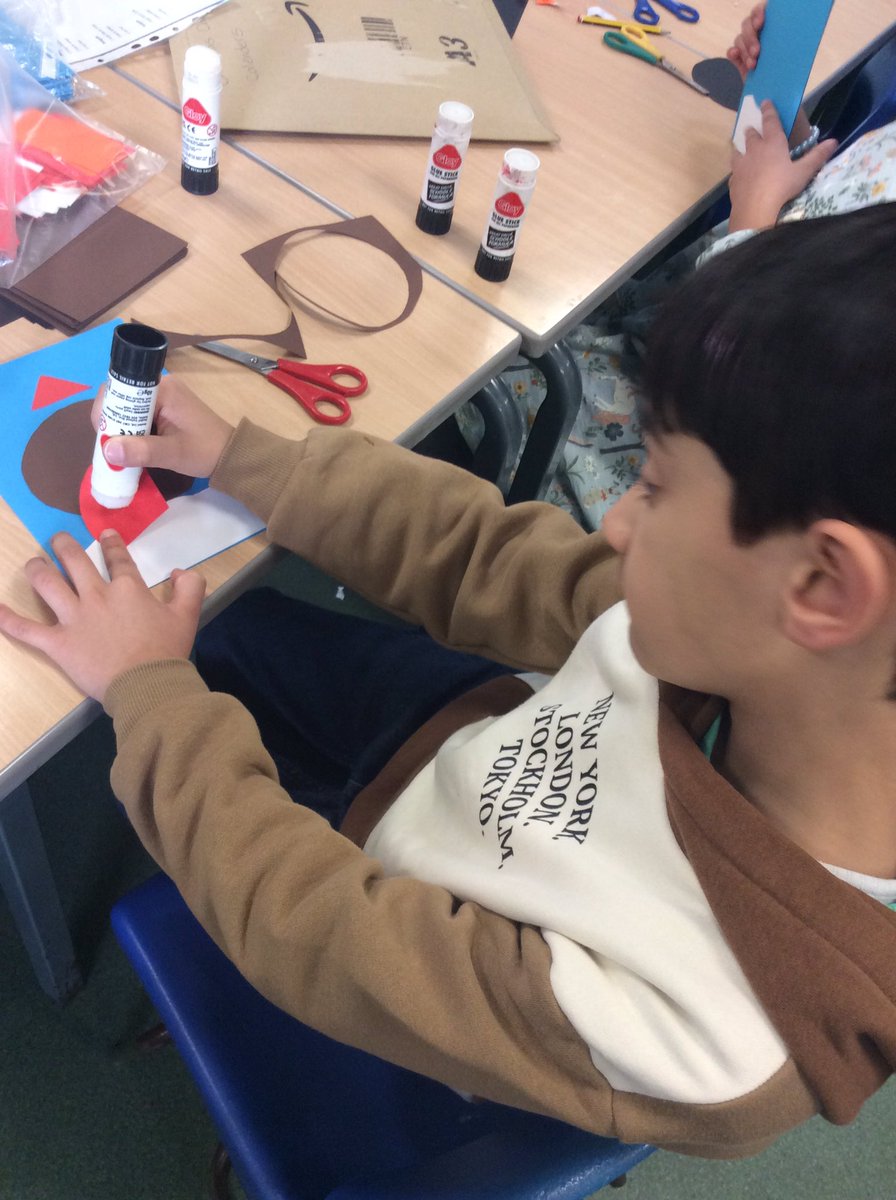 MrsBridgeEPS's tweet photo. Y2 have been very busy this morning making a lovely card for their families, they look amazing #WeAreBrightFutures https://t.co/Ik0VdQgP2Y