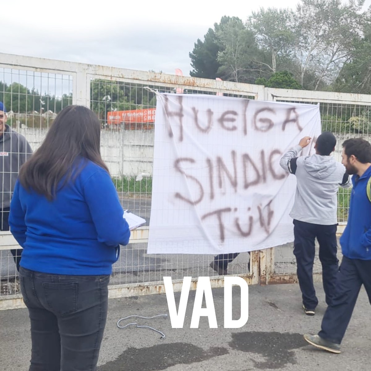 Urgente #Villarrica  se inicia Huelga legal revisión técnica TÜV RHEINLAND , trabajadores señalan que NO se atenderá "hoy".