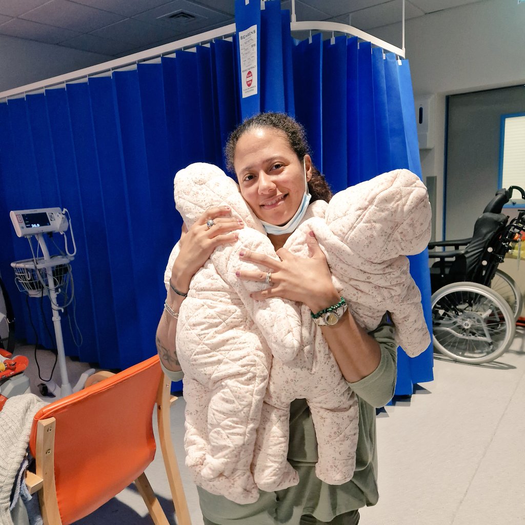 CCRFbartshealth's tweet photo. Our first set of twins to take part in the #HARMONIEstudy @NewhamHospital. Mum wanted to take part in the study after both twins were admitted with bronchiolitis at just 4 weeks old. For more information about the study please visit:
https://t.co/DPneSliqCJ https://t.co/8n7ze29Zev