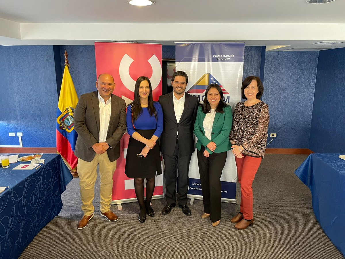 amchamec's tweet photo. Culmina con éxito nuestro último #AmchamConnect del año donde dialogamos sobre las claves y perspectivas para el 2023:
➡️Sebastián Cortez-Socio @PBPLAW
➡️Andrea Villarreal-Directora del Departamento Económico @asobancos
➡️Carlos Llanos-Socio y Director General
 @LlorenteyCuenca🇪🇨 https://t.co/X71DMvoOLp