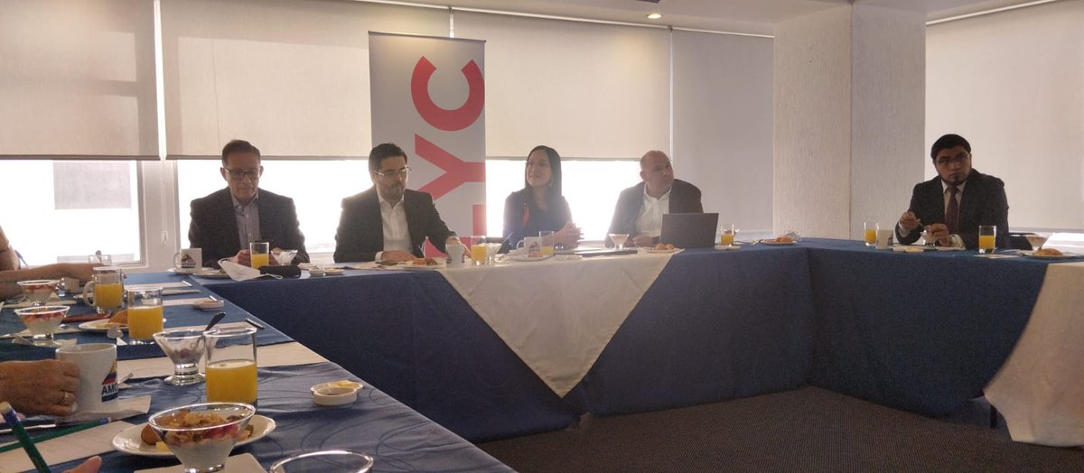 amchamec's tweet photo. Culmina con éxito nuestro último #AmchamConnect del año donde dialogamos sobre las claves y perspectivas para el 2023:
➡️Sebastián Cortez-Socio @PBPLAW
➡️Andrea Villarreal-Directora del Departamento Económico @asobancos
➡️Carlos Llanos-Socio y Director General
 @LlorenteyCuenca🇪🇨 https://t.co/X71DMvoOLp