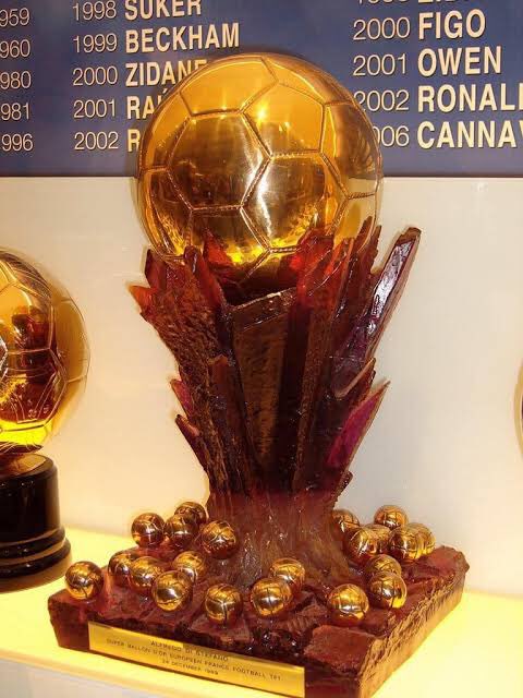 Culers Media on Twitter: "This is called a "Super Ballon D'or" , given to the best player of the past three decades won only by Di Stefano. Messi has won everything except