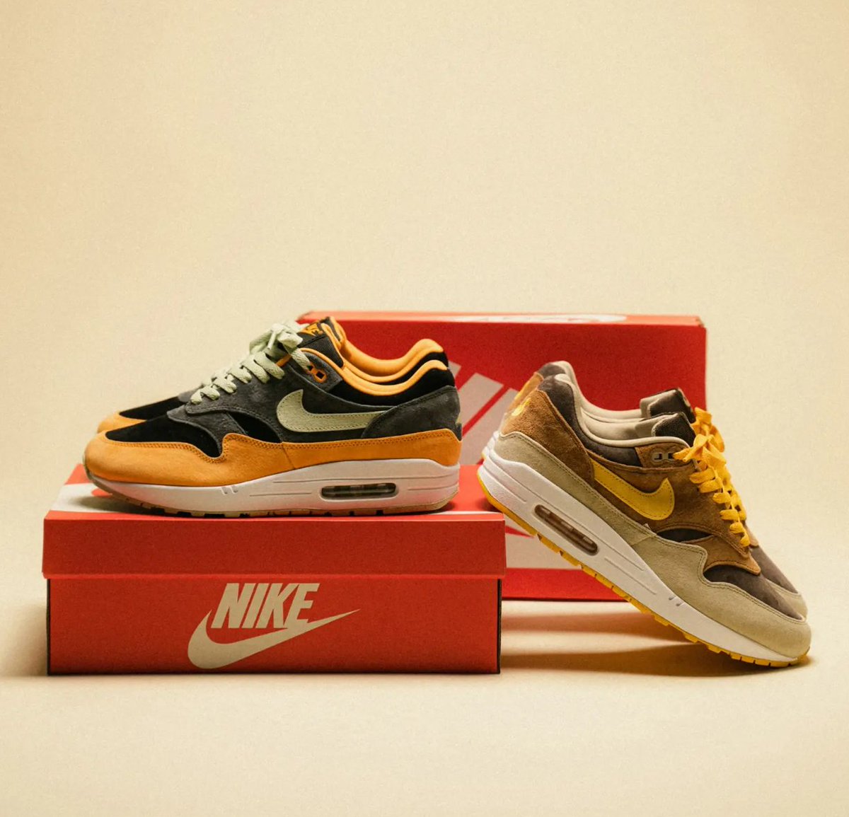 SOLELINKS's tweet photo. Ad: Nike Air Max 1 'Ugly Duckling Pack dropped via End - 25% off w/ code VIPSALE

Pecan:https://t.co/4vBuFQ6QON
Honey Dew:https://t.co/24CZY3scPP https://t.co/0yaAh4UVaQ