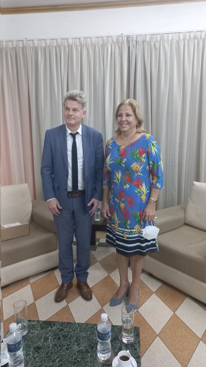 Recibe la Viceministra Primera del <a href="/MINCEX_CUBA/">MINCEX🇨🇺</a> a Secretario General del Partido Comunista francés. Oportunidad para mostrar la realidad cubana y denunciar el criminal bloqueo contra la isla. #Cuba #CubaNoEstáSola #Solidaridad <a href="/BonacheaInalvis/">Inalvis.Bonachea</a> <a href="/AnaTeresitaGF/">AnaTeresita González</a> <a href="/DianaEl58783818/">DianaDeCuba</a>