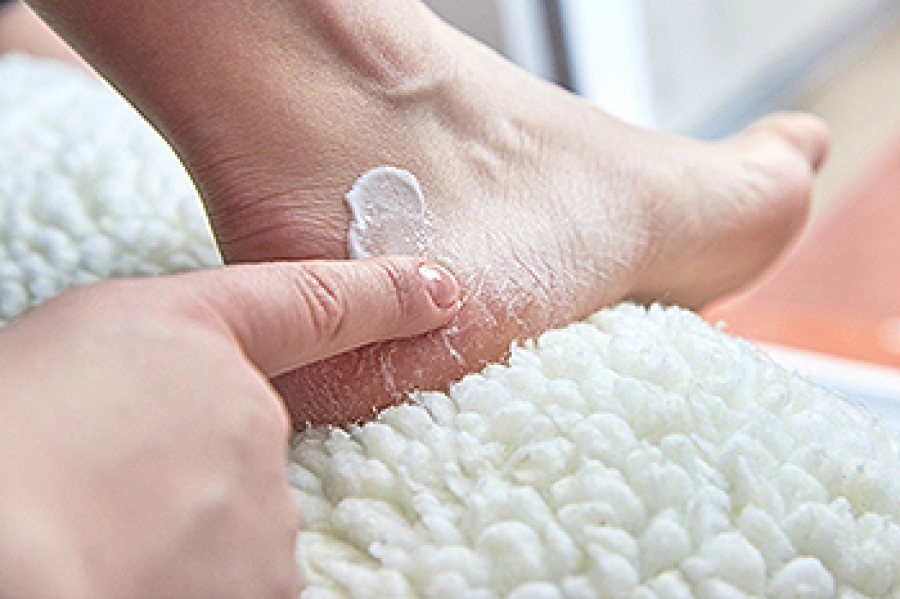 ChicagoSurgeons's tweet photo. The Ugly Truth About Cracked Heels https://t.co/JIzkg90s3S https://t.co/pmRXHTfu1C