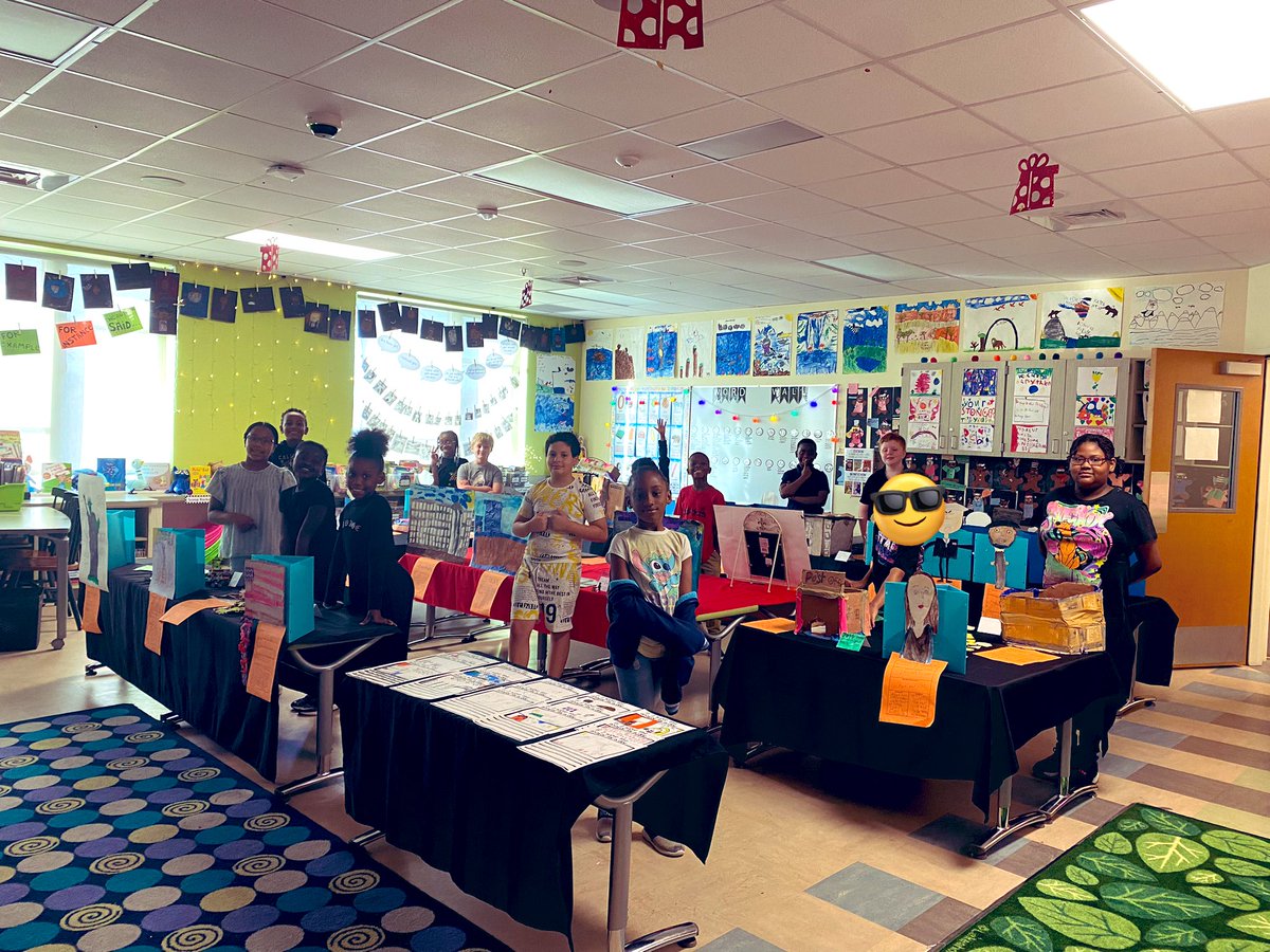 Mrs. Spiggle tweet media