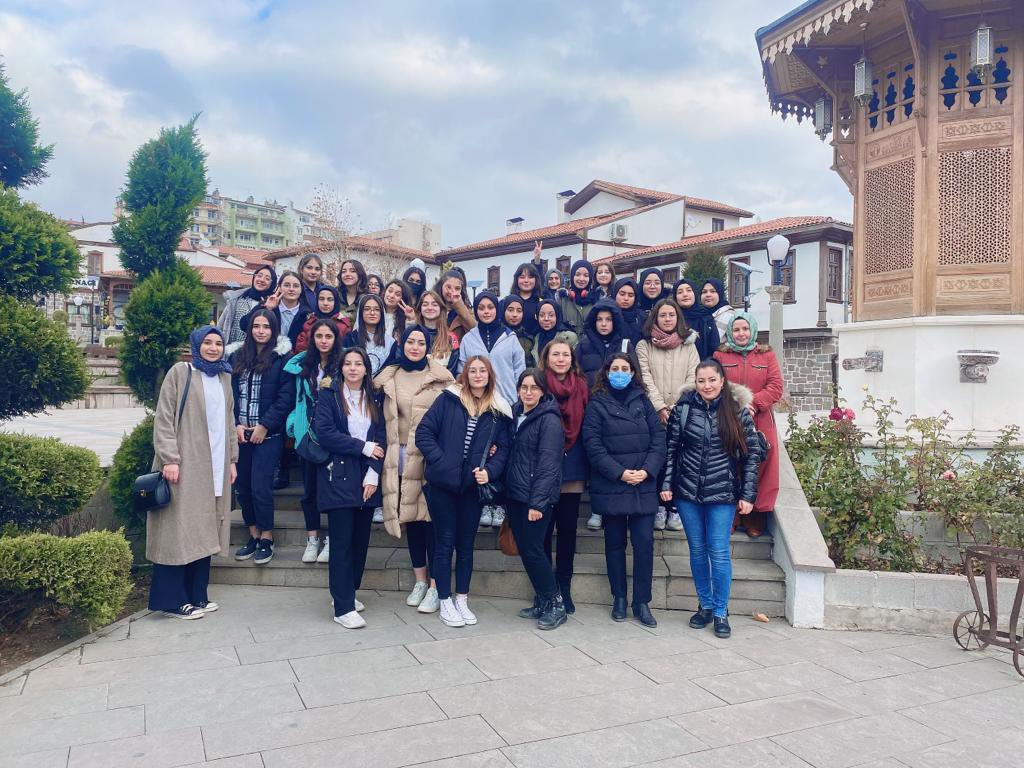 pursaklarmtal's tweet photo. İdareci, öğretmenlerimiz öğrencilerimiz ile Hamamönü Taceddin Dergahına gezi düzenleyerek İstiklal Marşının yazılmaya başlandığı evi yakından görme imkanı buldular. @nznsener @myildiz007 @Ertugrulcetin06 @Harunfatsa @BedriEksi @AnkaraMTE @PursaklarMem @mustafakilicgil @muhsingul https://t.co/efmcKSjCGu