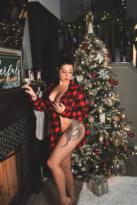 Ready for someone to come. #santa #naughtylist https://t.co/WnjG3ngTSM