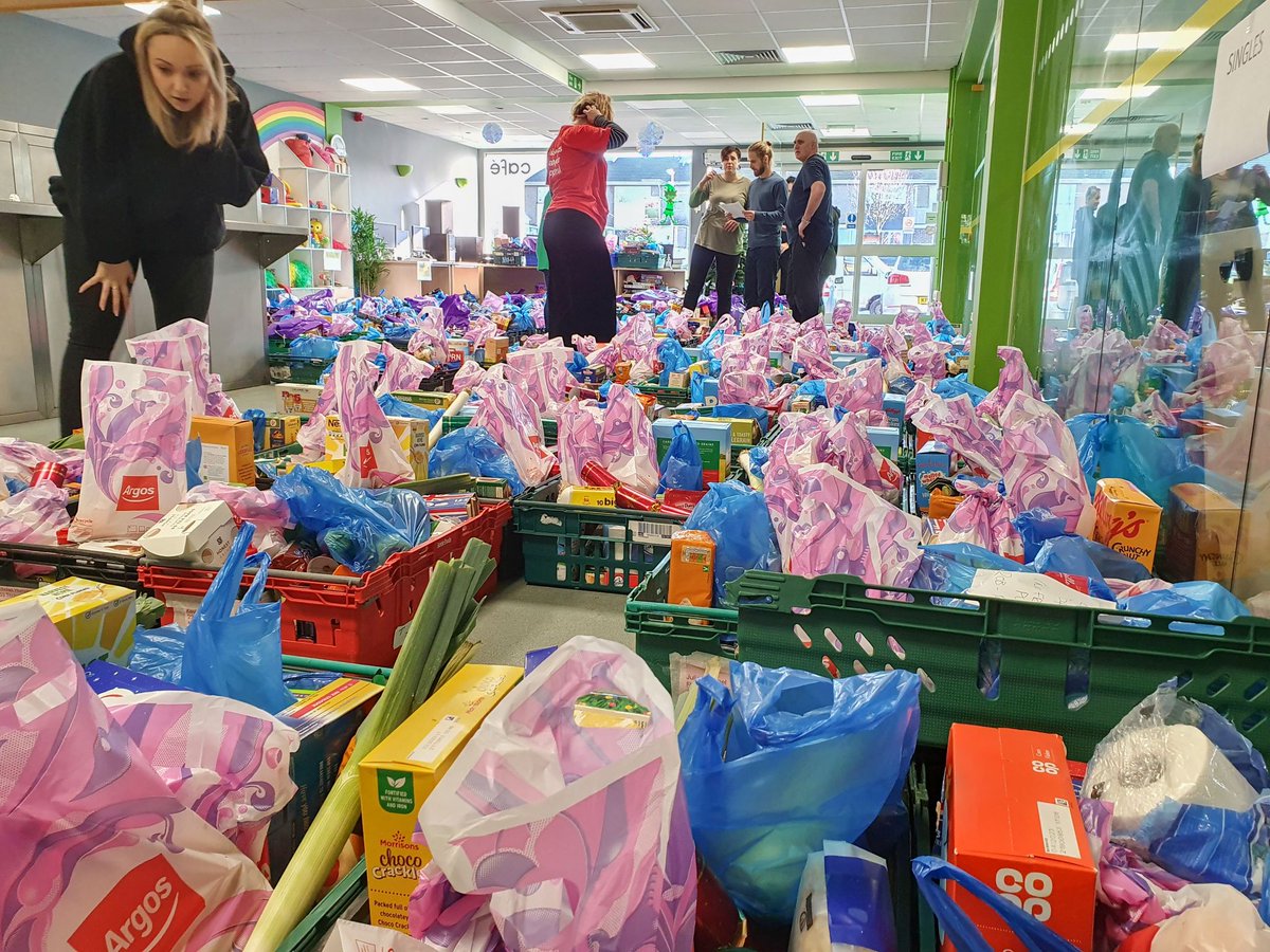 FuturePCharity's tweet photo. 267 Christmas Hampers packed and ready to be delivered to people in need tomorrow 🎄

We have been blown away by the support we have received from local people and businesses, donating and volunteering to make the project possible. So a huge thank you to all involved! 💚 https://t.co/UaSpZFAxR3