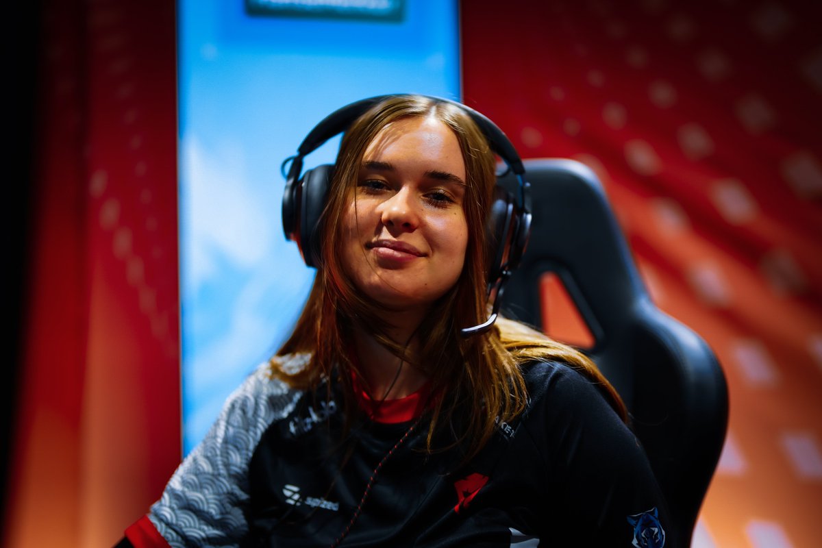 valleague_dach's tweet photo. She'll take your RR any day of the week. 😡
Badass Chi @idfchimene for @angrytitans at
#DACHUnity | @DreamHackDE https://t.co/6rmxK6F2Z9
