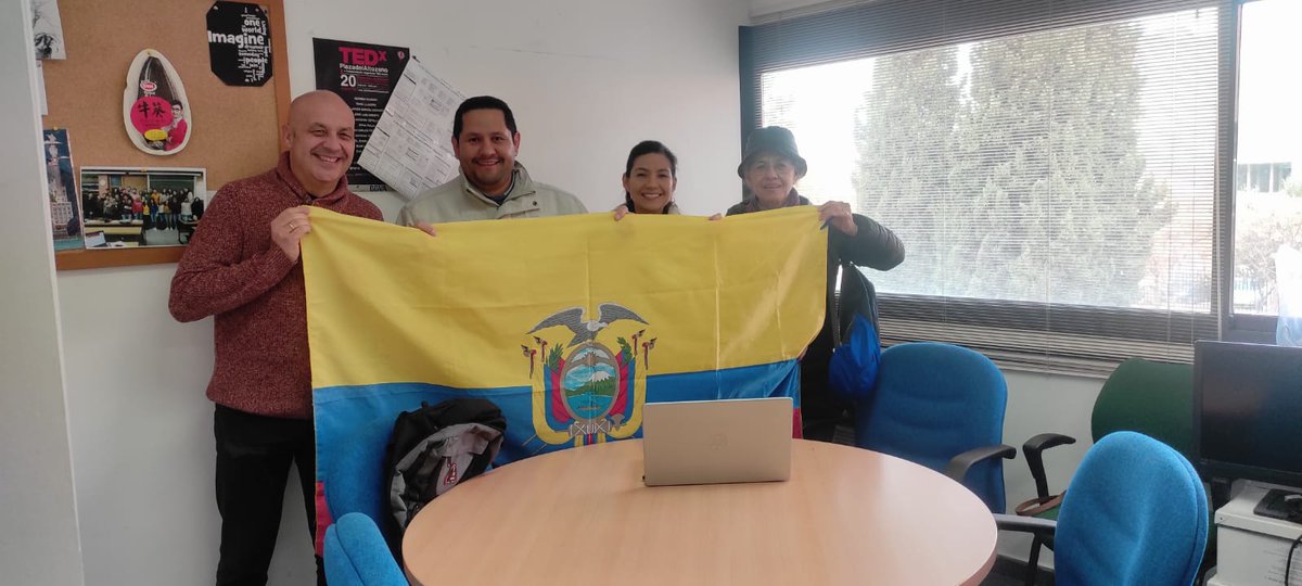 Haciendo patria lejos de nuestra patria 
<a href="/uclm_es/">Universidad de Castilla-La Mancha</a> <a href="/UCLMeid/">UCLM EID</a>