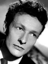 merlinpapin3's tweet photo. .@tbarnaud .@FredOL69007 Dans le cadre de mes #TopLégendeCinéma je vous propose cette semaine les réalisateurs #MarkRobson et #JohnGuillermin et la semaine prochaine les acteurs #JeanLouisBarrault et #HarryBaur https://t.co/jtijuYwf5n