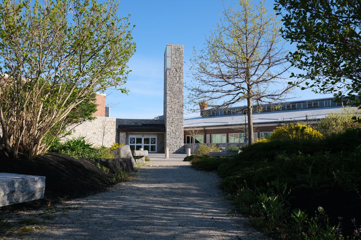 UNH_MUB's tweet photo. One semester down, one to go! Have a fantastic break Wildcats - we look forward to seeing you very soon! Make sure you are following us to learn about our spring events here at the MUB. https://t.co/9JzTYgYHVl