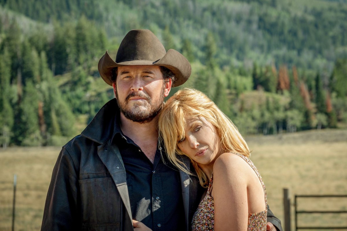 KevinCostner955's tweet photo. Awesome moments captured! 🥰
#YellowstoneTV 
#KevinCostner #Actor #Singer #Star #Hollywood #American #1883Movie #Movies #Yellowstone #Cowboy #Trending #Top #News #Update https://t.co/zQZHT8mPgy