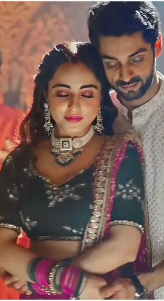 Ss111818's tweet photo. #ChannaMereya

Nothing Beats this couple. Oh Wow they will slowly get into you and melt your soul😍😍😘😘

Please bring back Gitya/niran

CAST KARAN AND NIYATI 

#ChannaMereya 
@karan009wahi @niyati_fatnani @DisneyPlusHS @BeyondDreamsEnt @hulu @EktaaRKapoor
#Niran https://t.co/Fmip1BBH2j