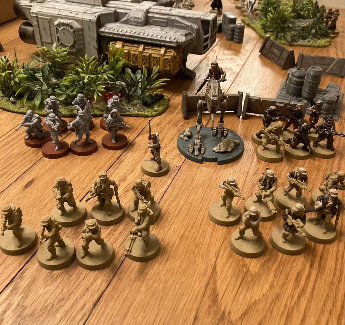 foreststroller's tweet photo. Batch painting rebels for #StarWarsLegion .. much more to go luke, ATRT and pathfinders are done, now just the troopers and commandos to go.. power through #batchpainting #starwars #legion https://t.co/QhPEzHqRIk