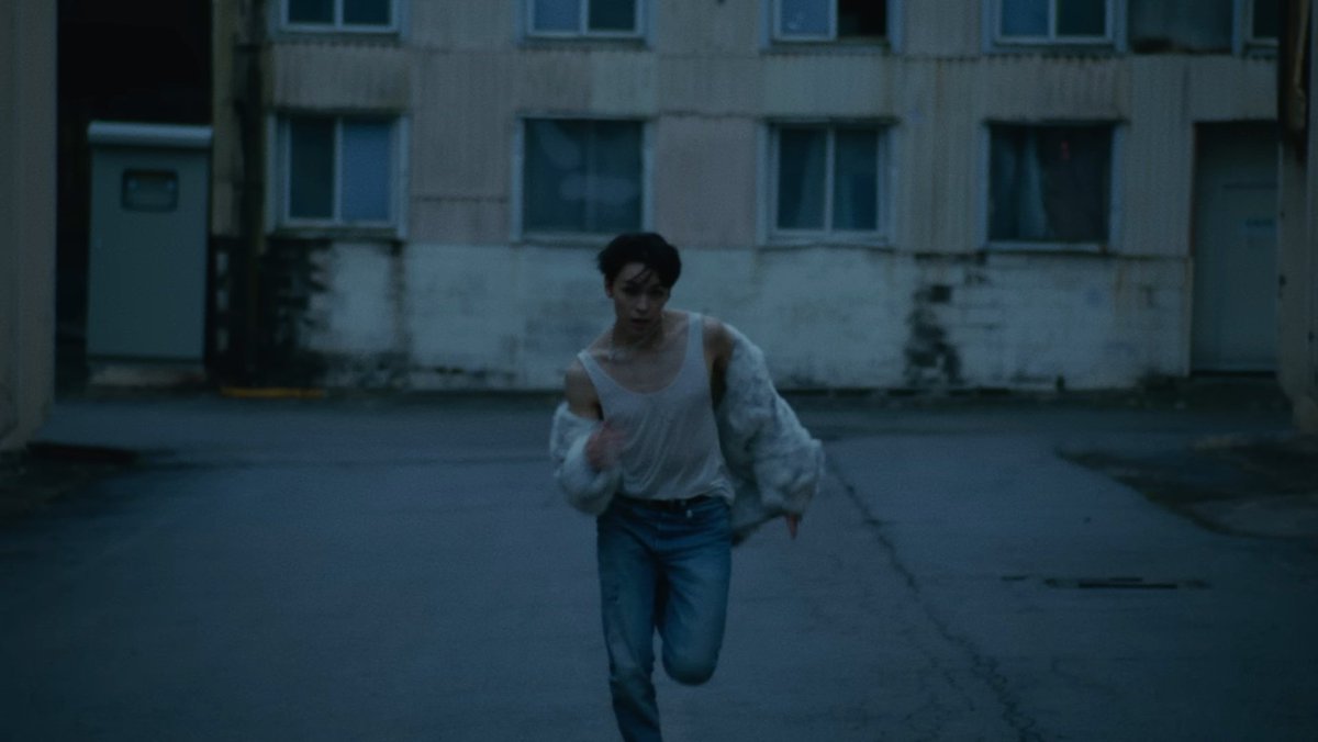 pannchoa's tweet photo. Vernon surprises with rock sound in teaser for 'Black Eye' solo release
https://t.co/DWFlljiWPx https://t.co/vbCnSkp9iP