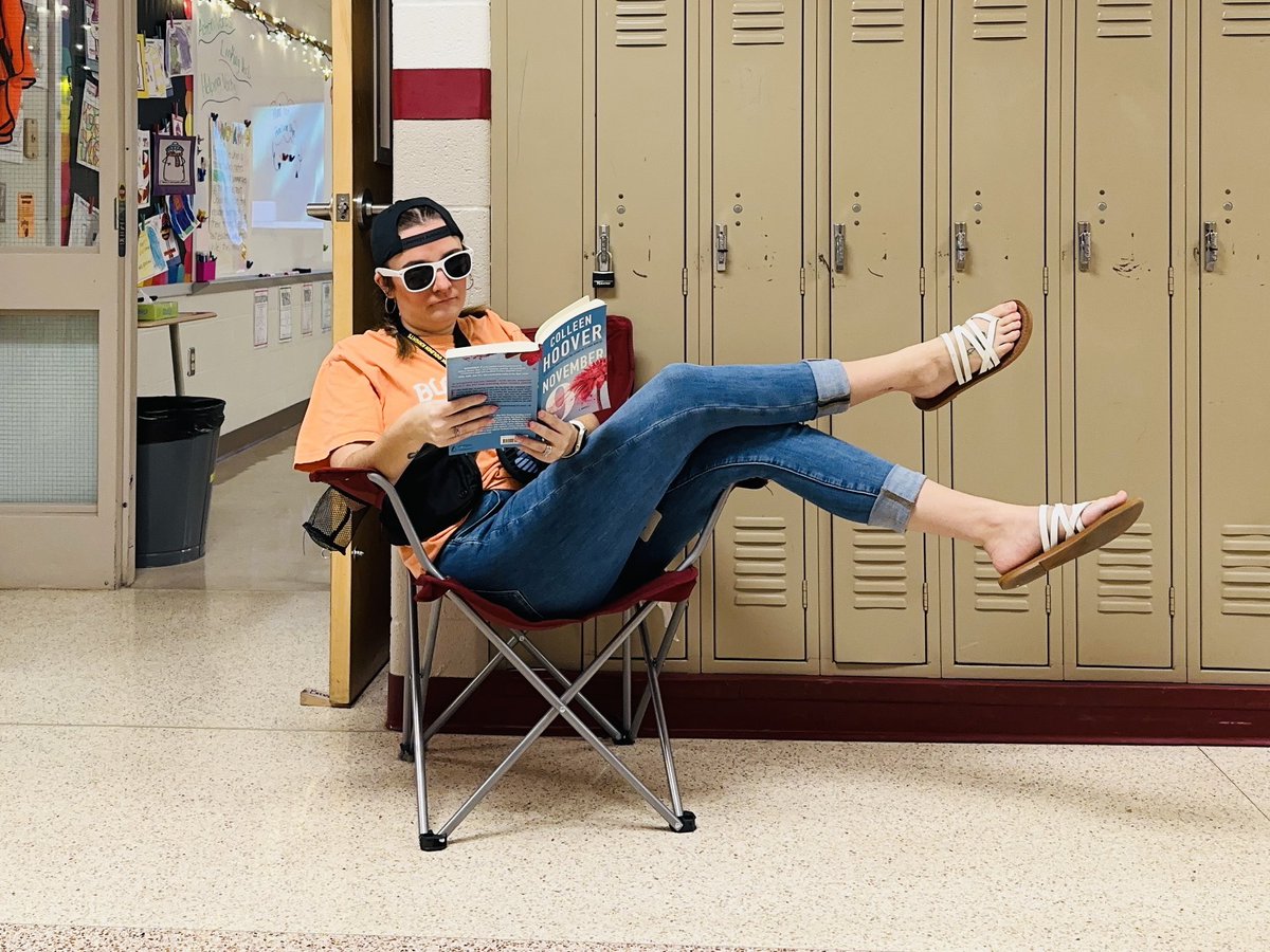 WHAT TIME IS IT? Summer Time! Jk! It’s time to find a blanket⛱️☀️ #eymsstuco #eymsspiritweek <a href="/EYMSStuCo/">Eastern York Middle School Student Council</a>