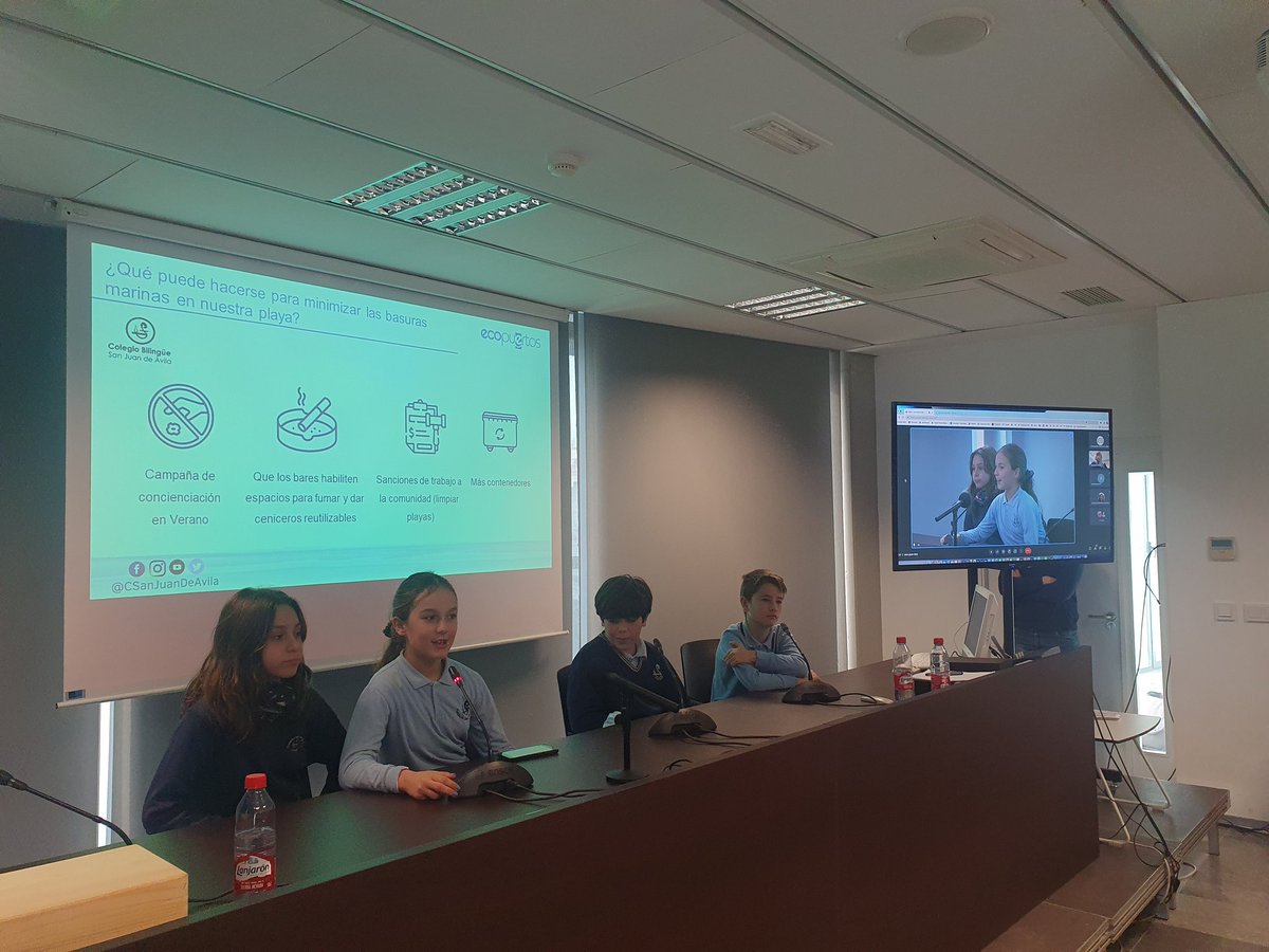 ecopuertos's tweet photo. Concluido el I Encuentro ECOPUERTOS de Apadrinamiento de Playas. Dejamos algunas imágenes de la jornada donde los escolares han expuesto sus resultados, enhorabuena por el trabajo realizado. 
Gracias a @ecoembes #ProyectoLibera @MotrilCamara @aytomotril @PLAn_UCadiz por el apoyo. https://t.co/rE6wUpLSs5