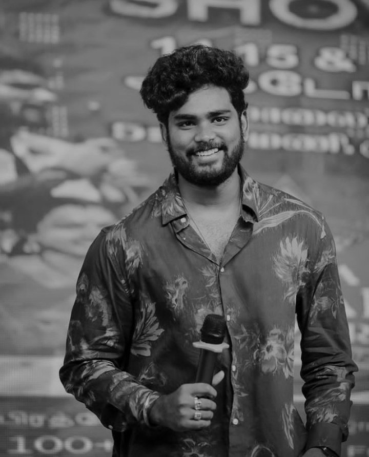 crazy___trazy's tweet photo. That Smile..... 😊
#SamVishal https://t.co/DdacOaMMG2