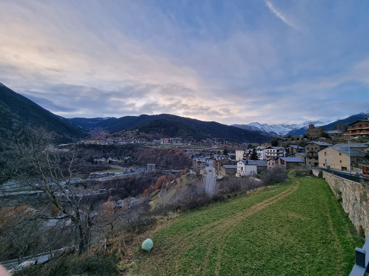 jecbosch14's tweet image. Vistes d&apos;ara fa una estona a #Anyos #LaMassana #Andorra 🤩❤️🇦🇩
#metro #meteoandorra