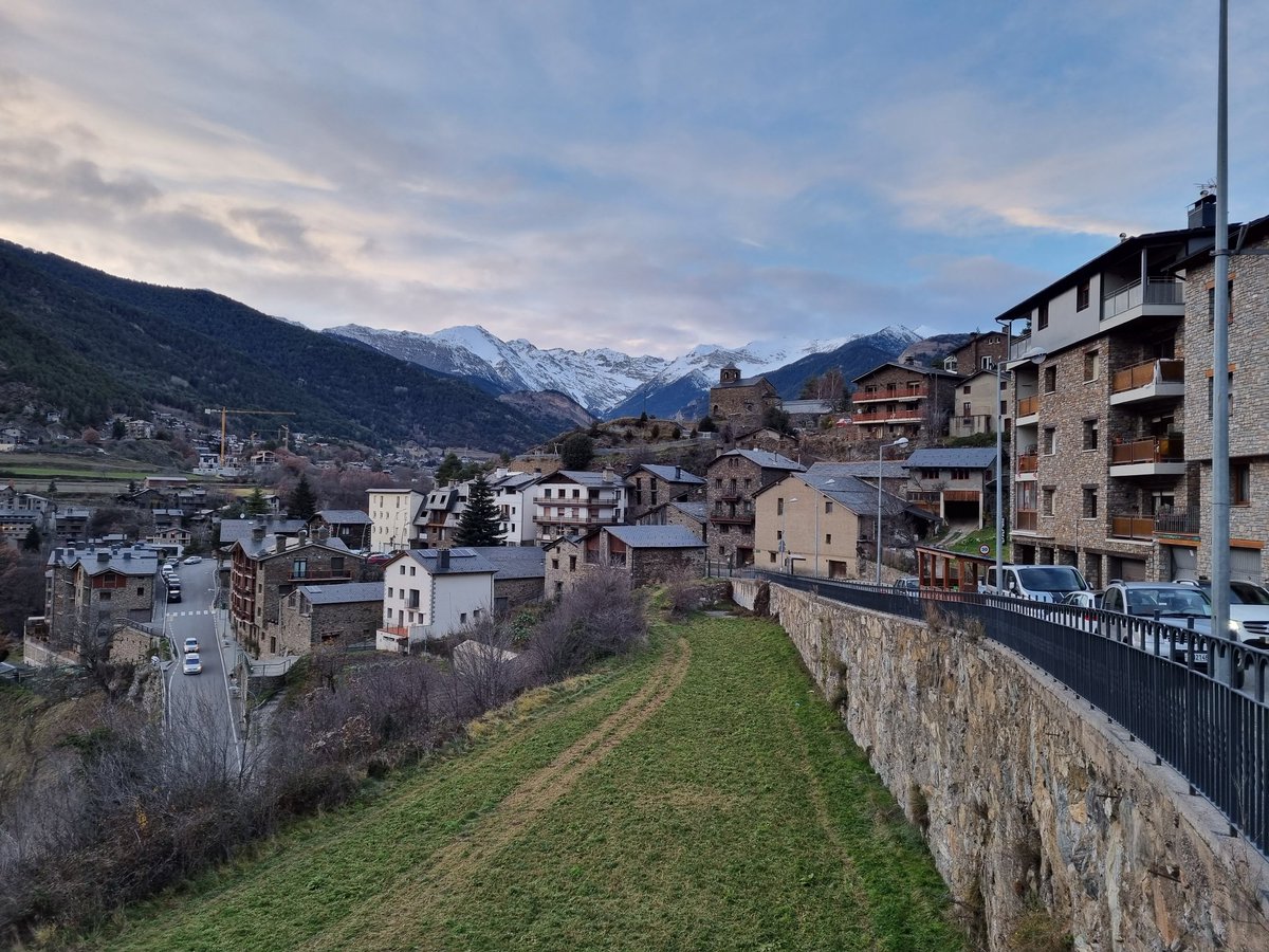 jecbosch14's tweet image. Vistes d&apos;ara fa una estona a #Anyos #LaMassana #Andorra 🤩❤️🇦🇩
#metro #meteoandorra