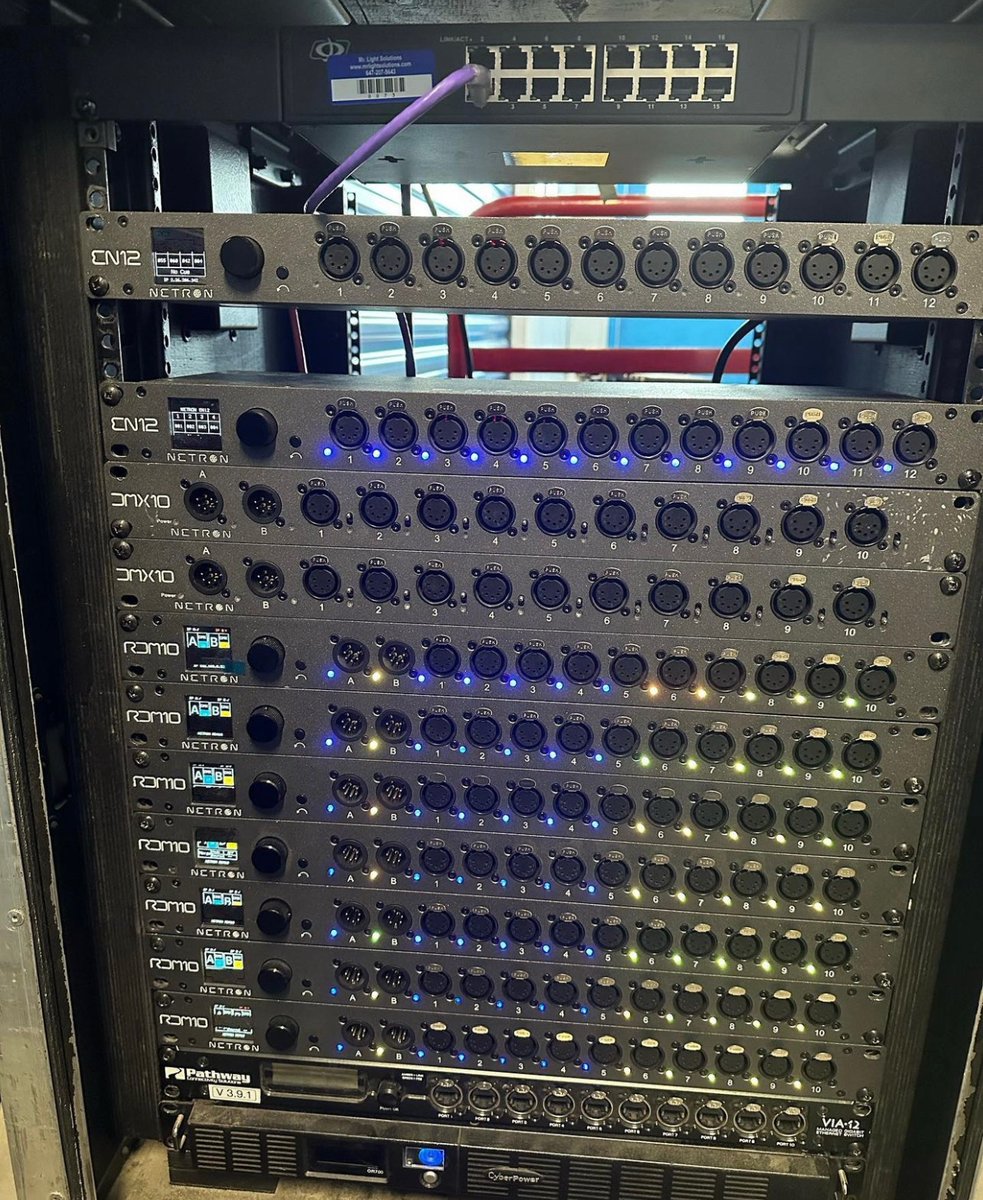 ControlObsidian's tweet image. #repost from @mrlightsolutions’s amazing netron set up! 

NETRON is a universal ArtNet, sACN gateway node that is not limited to ONYX but works with other manufacturer consoles.

#netrontuesdays #obsidiancontrolsystems