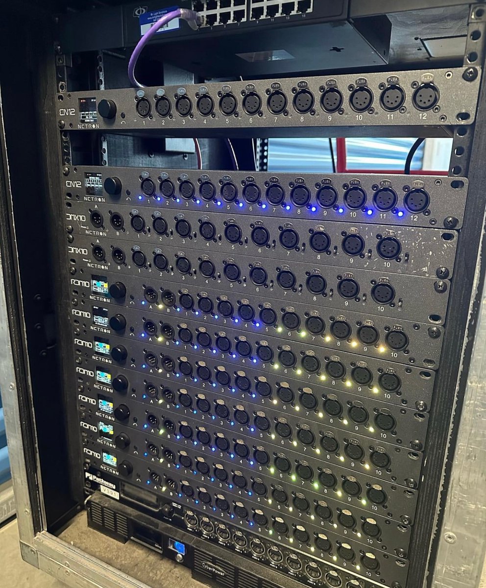 ControlObsidian's tweet image. #repost from @mrlightsolutions’s amazing netron set up! 

NETRON is a universal ArtNet, sACN gateway node that is not limited to ONYX but works with other manufacturer consoles.

#netrontuesdays #obsidiancontrolsystems