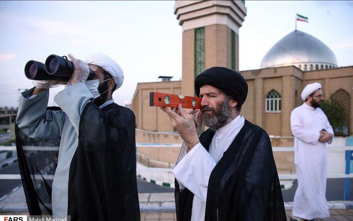 Sareqkhyabani's tweet photo. یکی به من بگه این با تراز سنج داره چیو میبینه؟😑
گیر عجب موجوداتی افتادیم...
#مهسا_امینی https://t.co/YxHI380pUt