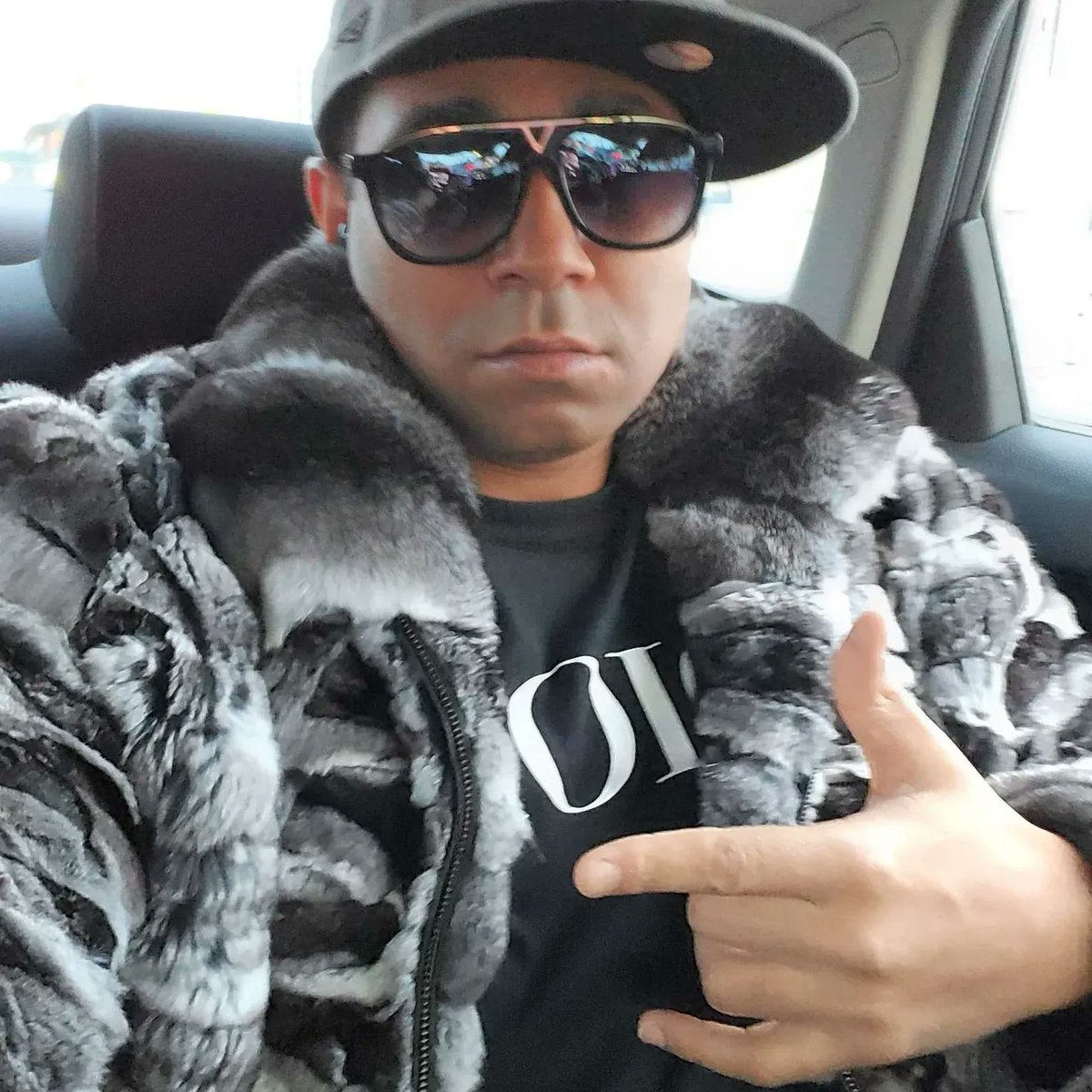 Life's too short to wear boring clothes. 😎 

#winter #hiphopjunkie #dopemusic