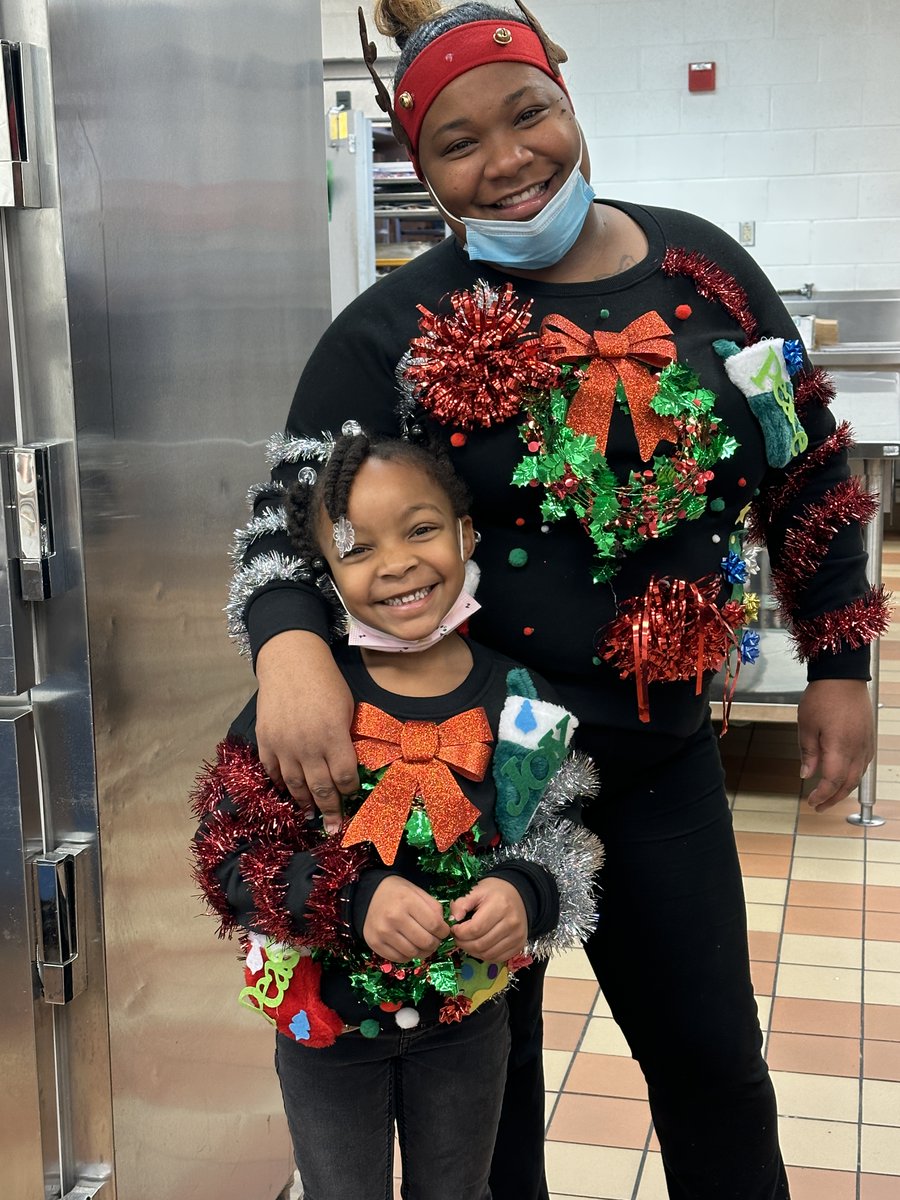 HillpointHusky's tweet photo. Day 11: Ugly Christmas sweaters! #12daysofholidayfunandlearning
#HPLeadersofthePACK
#BuildingtheBestSPS https://t.co/eKWb171zZl