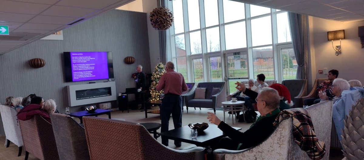 AlbionMillCH's tweet photo. A festive karaoke Talk &amp; Tunes session with Mark from @AgeUKBwD this afternoon 🎵🎄 https://t.co/TkfusMe5Nj