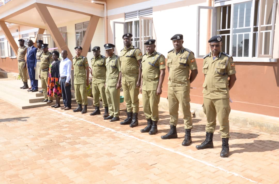AIGP James Ocaya Dir Research and Planning today represented IGP to Commission Kwania CPS and 4 Units for Accommodation of staffs, in attendance were District leaderships, religious, senior police officers and members of the public