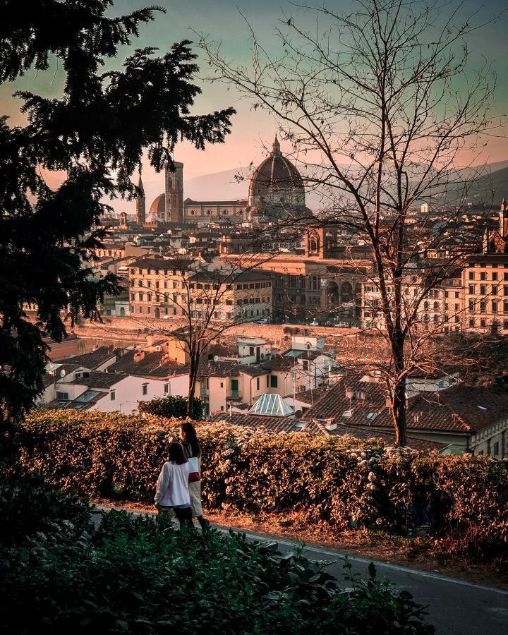 ful_magazine's tweet photo. Siete pronti per le feste? 🎄

📷adamuponthecloud

#firenze #florence #oltrelacupola #eventifirenze #dafareafirenze #nataleafirenze #christmasinflorence #fulmagazine #fulfirenze #natale #christmas #streetphotography #urbanphotography #italy #tuscany #italia #toscana #duomofirenze https://t.co/32lvGQHX6a