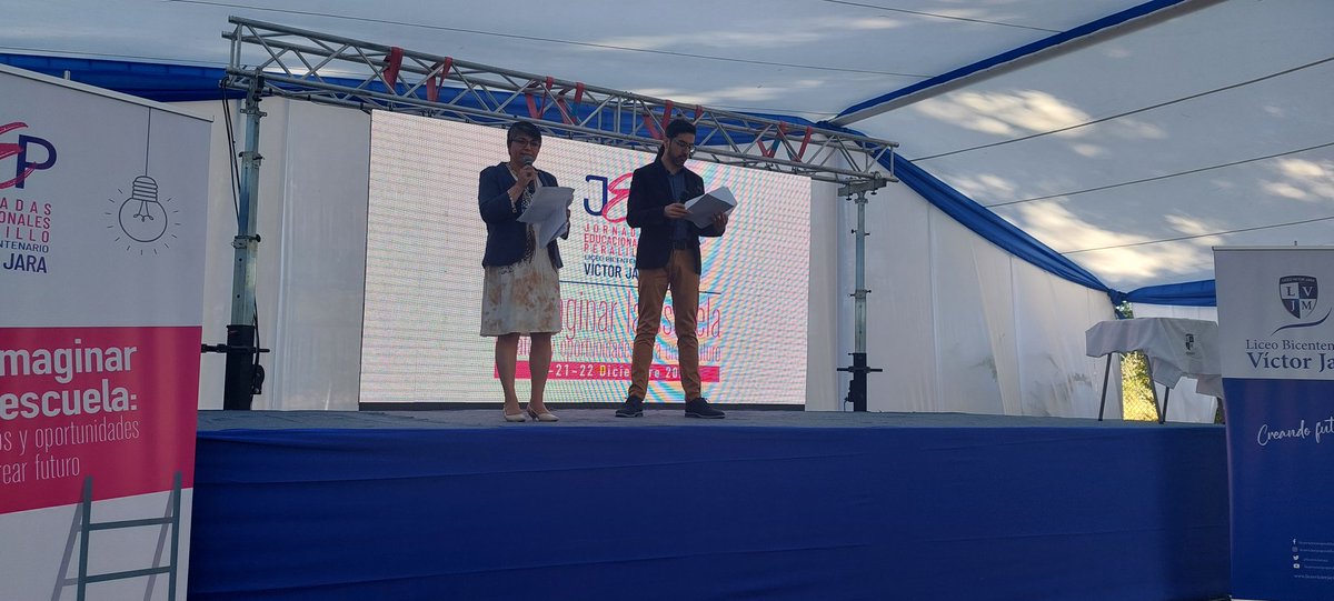 AleArratiaM's tweet photo. Feliz de participar en las Jornadas educacionales de Peralillo, en el Liceo Bicentenario Victor Jara, muchas gracias @m_riveral por la invitación! #2020Presente https://t.co/aMNo60Ub6q