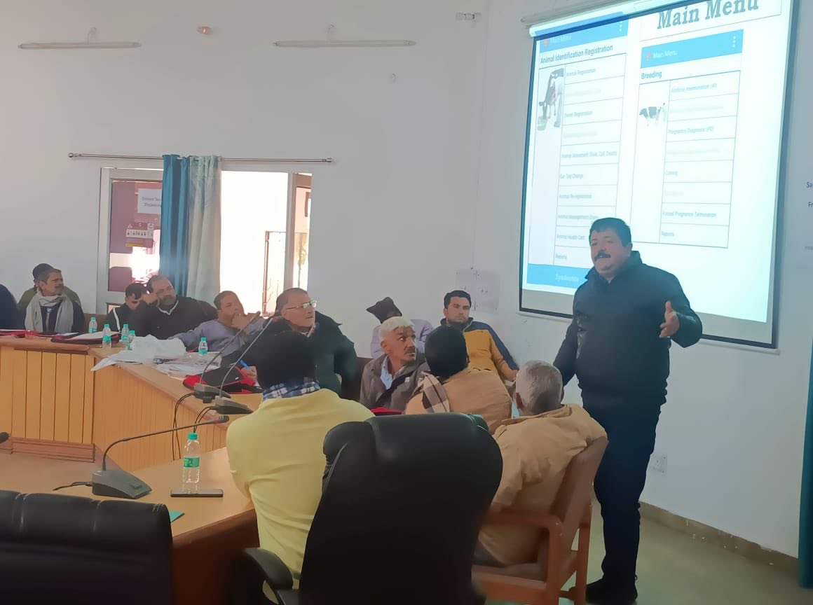 DrVisha64036545's tweet photo. Sensitisation cum refresher  training of Private AITs of Haridwar district under National Digital Livestock Mission .Presence of MAITRIs in large numbers reflects good communication between departmental officers &amp; MAITRis  Together we will &amp; We can make digital Transformation. https://t.co/6icBm9e4wq