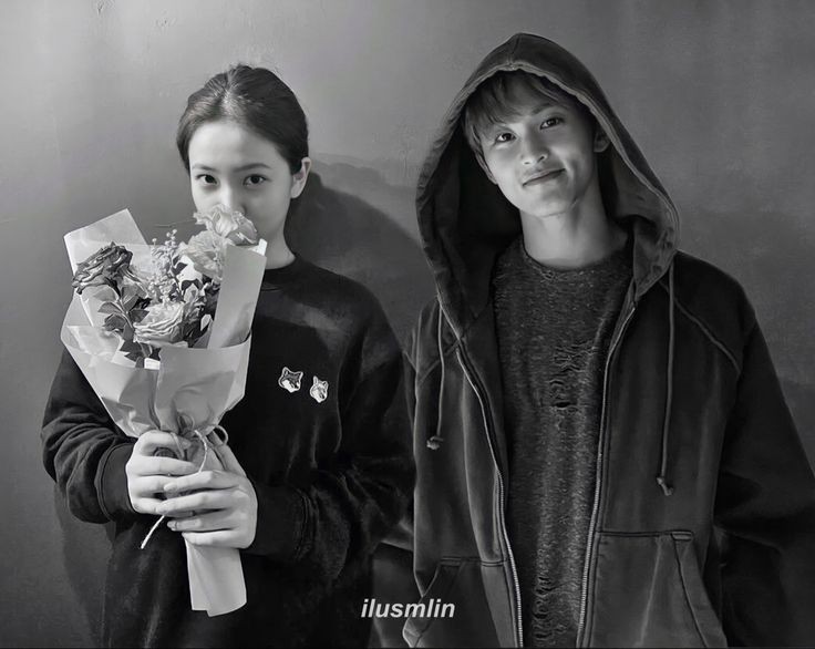 noelilie_'s tweet image. ;Bruno he did it
Mark Lee few tweet AU