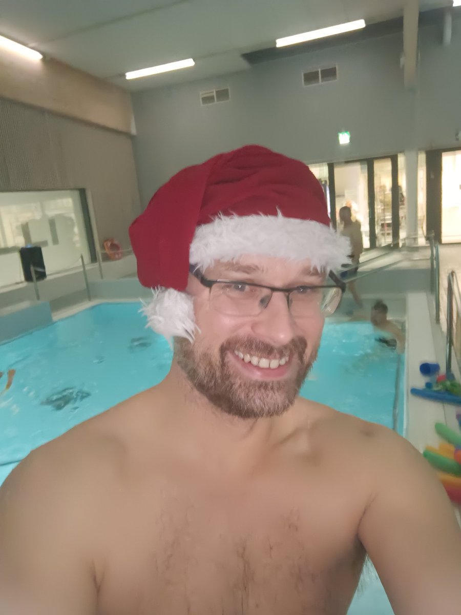 Syksyn uinnit päättyivät piparin tuoksuisiin pikkujoulu-uinteihin. 
Polskuttelu jatkuu 8./9.1. mutta ilman <a href="/MTReitti/">Mikko Reitti</a>
13 vuotta toimintaa takana ja paljon mahtavia muistoja tallessa
Kiitos uimareille ja vanhemmille - te olette ihania ❤️#vauvajaperheuinti #oikeareitti #uimamikko