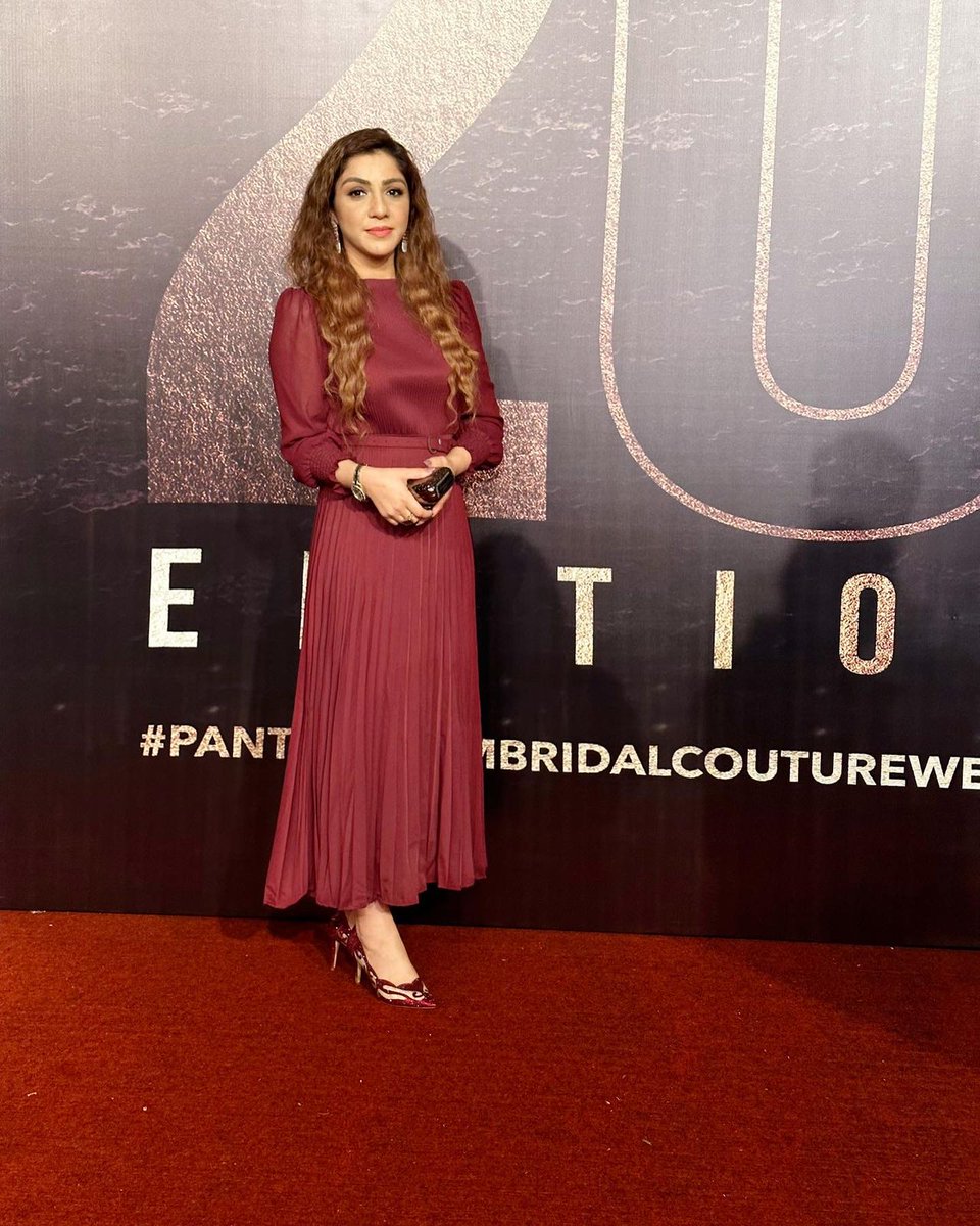 📸 SPOTTED📸 @ShajiaNiazi looks stunning at the red carpet of #PHBCW22