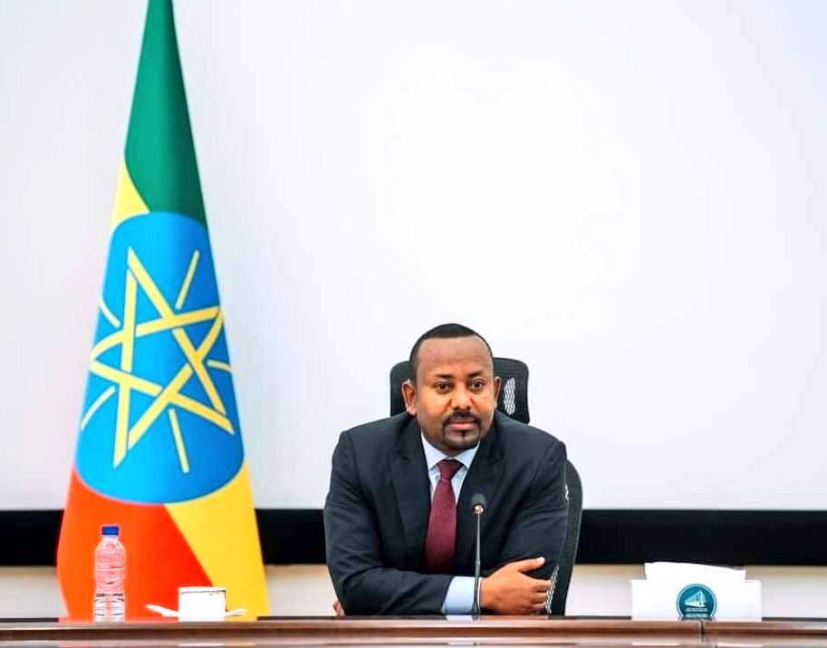 AddisAbabaCity1's tweet photo. ከተወሰኑ ወራት በፊት ጠቅላይ ሚኒስትር ዐቢይ አሕመድ የአዲስ አበባ ከተማ መስተዳድር አመራሮችን ሰብስበዎ ነበር። በስብሰባውም ለቀጣይ 100 ቀናት ዕቅድ ተግባራዊ የሚደረጉ ጉዳዮችን አቅጣጫ ማስቀመጣቸው ይታወሳል። https://t.co/fORhG6XO5s