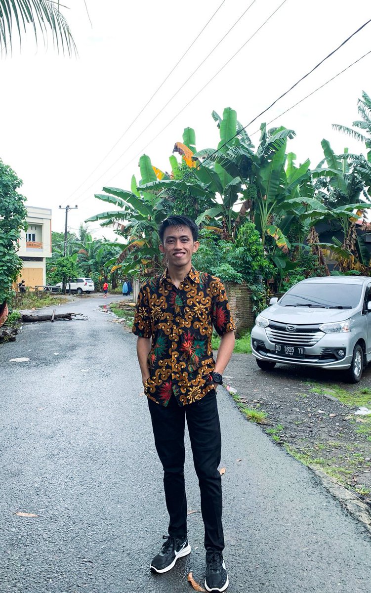ArmanArmyl's tweet photo. Kebahagiaan itu bukan sesuatu yang statis. Dia harus dicari dan ditemukan terus menerus. Diusahakan, diperjuangkan, dan komitmen. 
________
#usaha #berjuang #komitmen #senihidup #ngajihidup #barombong #makassar #sulawesiselatan #sidrap #prinsiphidup #armanarmyl https://t.co/Ykivrv1JvO